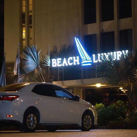 Beach Luxury Hotel Karachi Esterno foto