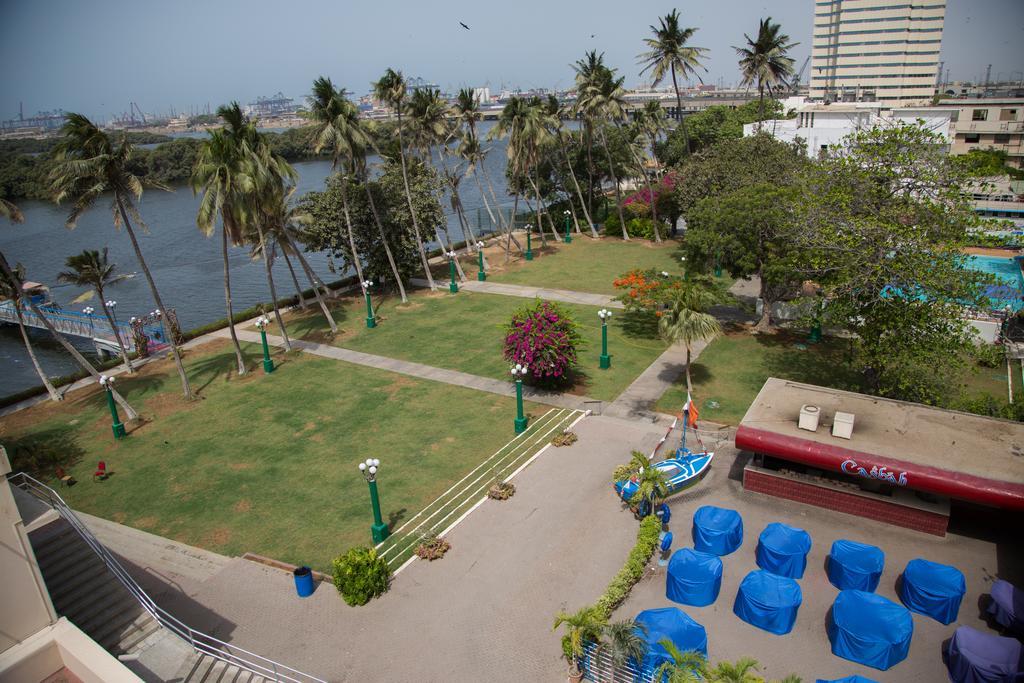 Beach Luxury Hotel Karachi Esterno foto
