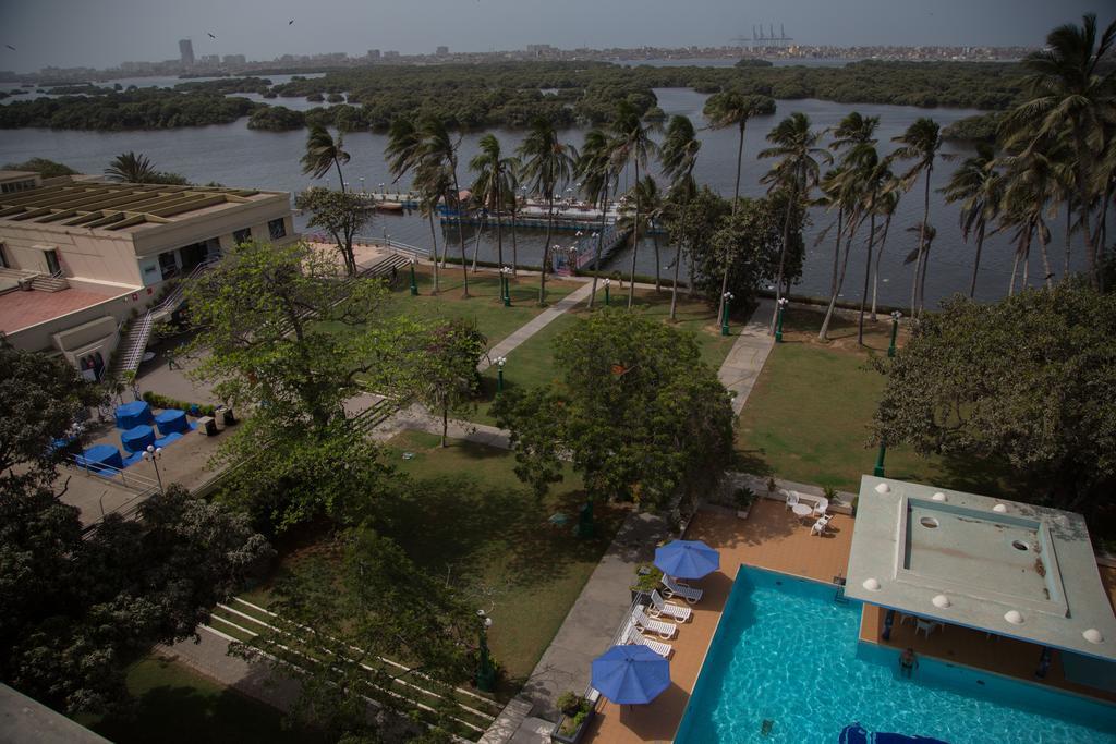 Beach Luxury Hotel Karachi Esterno foto