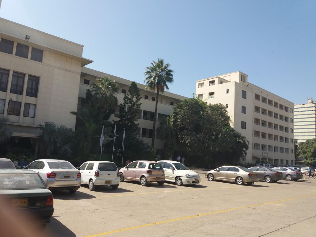 Beach Luxury Hotel Karachi Esterno foto