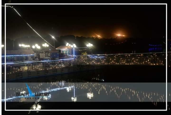 Beach Luxury Hotel Karachi Esterno foto