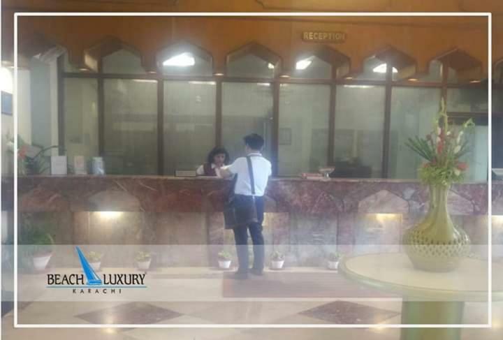 Beach Luxury Hotel Karachi Esterno foto