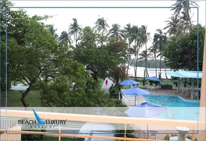 Beach Luxury Hotel Karachi Esterno foto