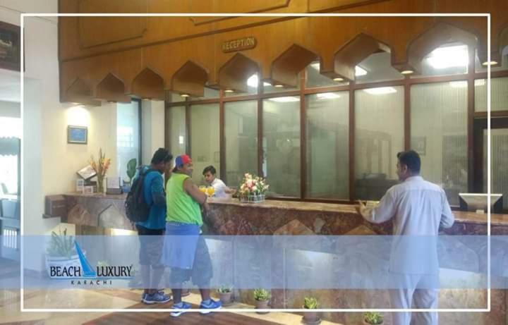 Beach Luxury Hotel Karachi Esterno foto