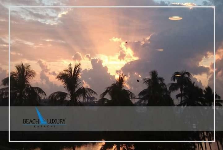 Beach Luxury Hotel Karachi Esterno foto